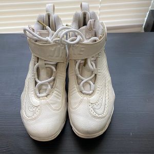 White and gold bike griffys